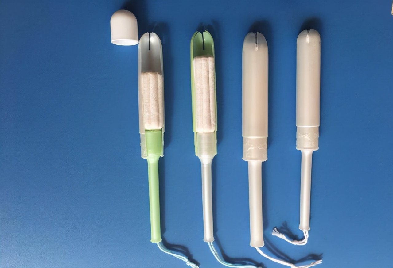 18岁少女,偷用卫生棉条卡住,无奈去医院求助,医生:不能这样用