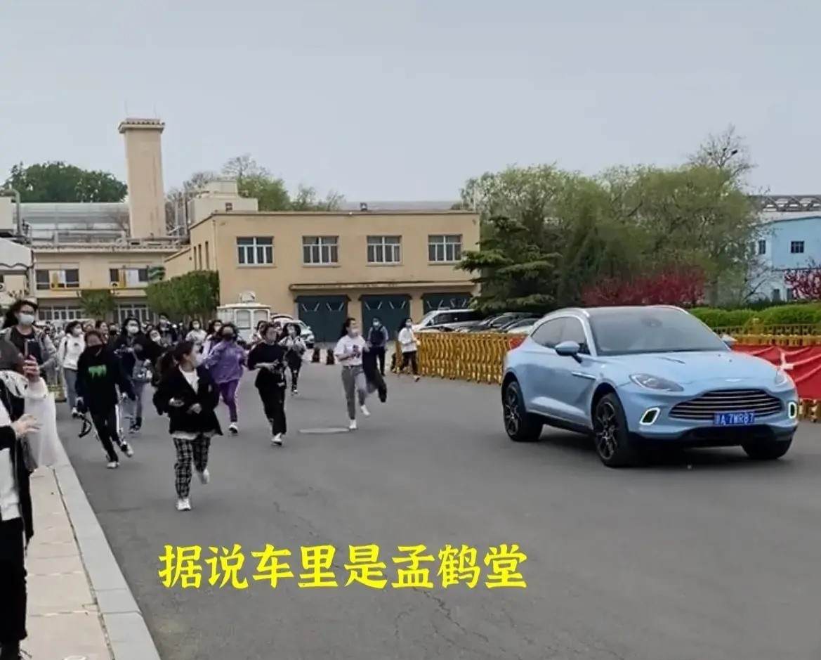 德云男团座驾有多豪横？少班主郭麒麟排第三，小岳岳只能排第五