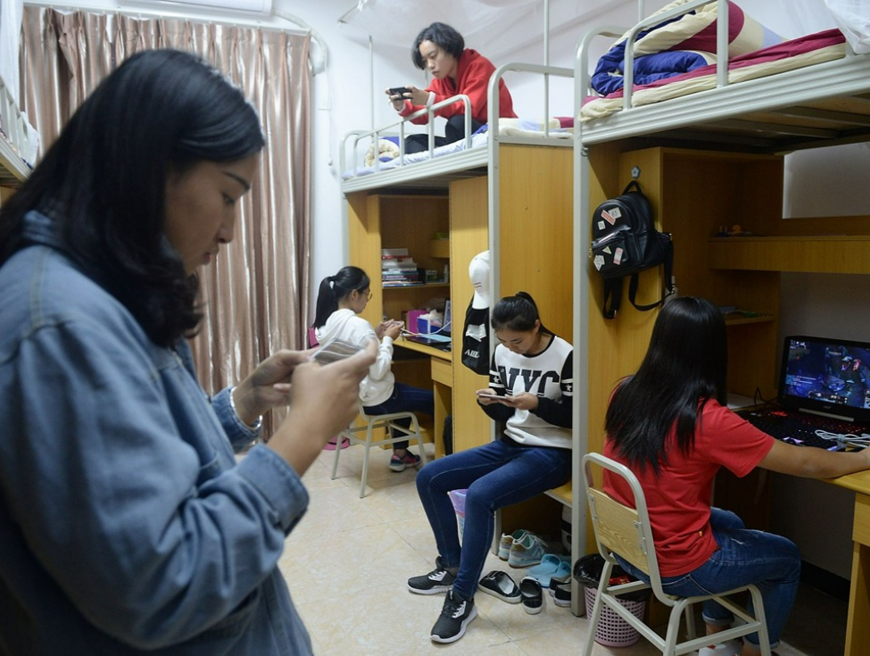 大学校园中的“潜规则”，新生很容易入坑，别等吃亏了才后知后觉