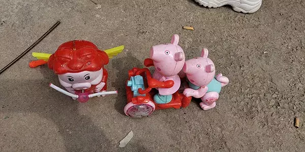 蹦蹦床被掀翻致2儿童死亡,一摊贩家属承认......