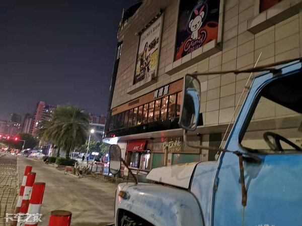 东风EQ140洒水车：经时光蹂躏仍然耐用，这位“老人家”令人钦佩