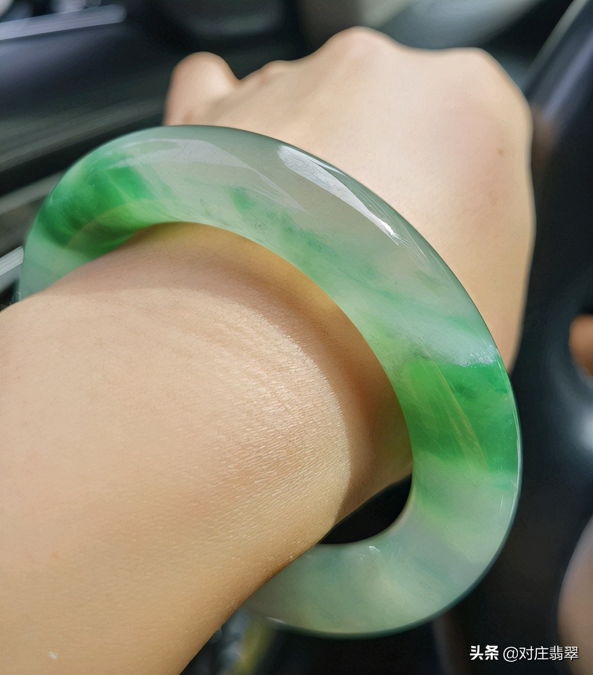 那些如诗如画的高货翡翠手镯,究竟长什么样子?