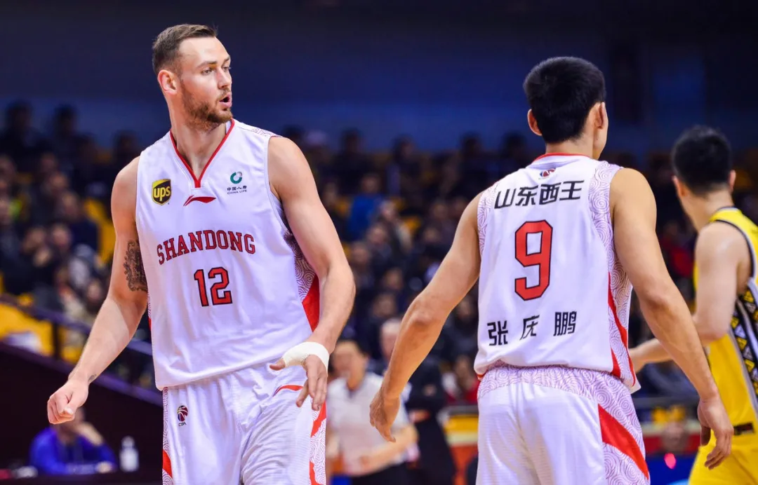 莫泰为什么离开cba(官宣！莫泰尤纳斯离开CBA！今年2月曾拒绝NBA合同)