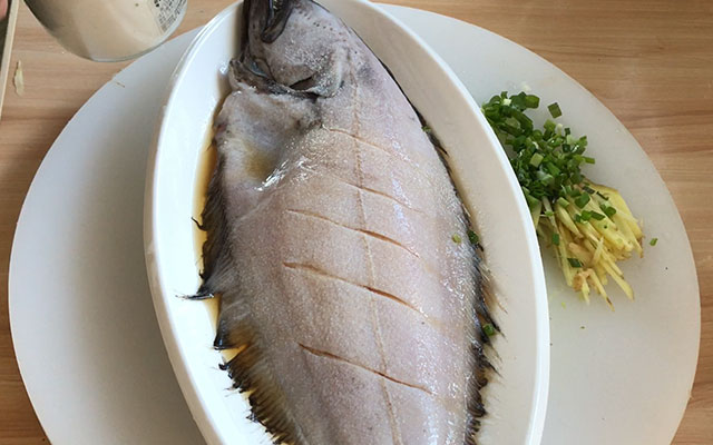 鱼怎么蒸好吃又简单，蒸鱼的酱料怎么调？