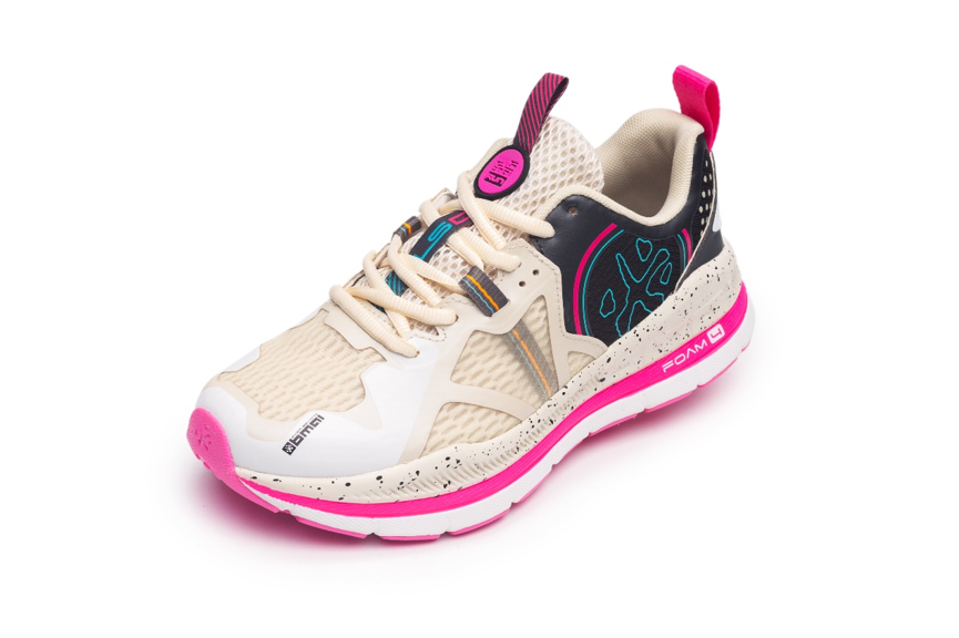 国货跑鞋迸发科技潮，匹克态极、天枢奇弹、必迈FOAM4哪家强?