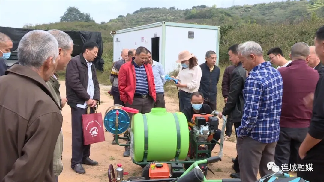 連城：實用型農(nóng)機具果園里顯身手 農(nóng)業(yè)機械化助力鄉(xiāng)村振興