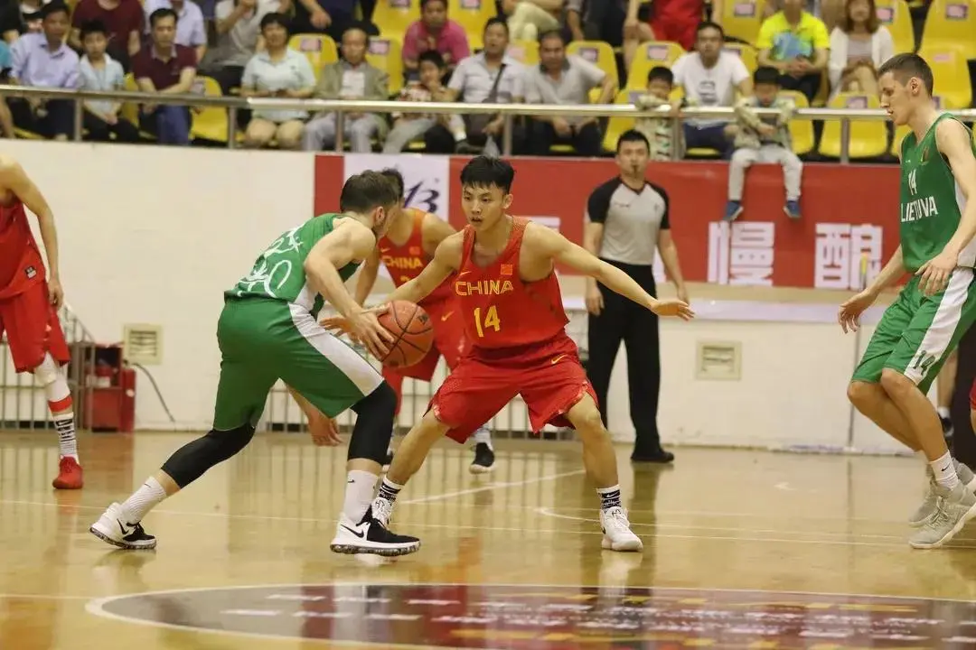 cba球员徐杰是广东哪里人(牛！惠州首位CBA球员徐杰，再助广东男篮夺冠！)