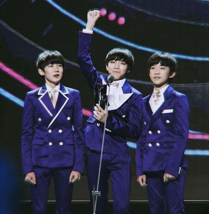 2013年三个13岁的孩子，组团出道，他们开启了属于他们的时代