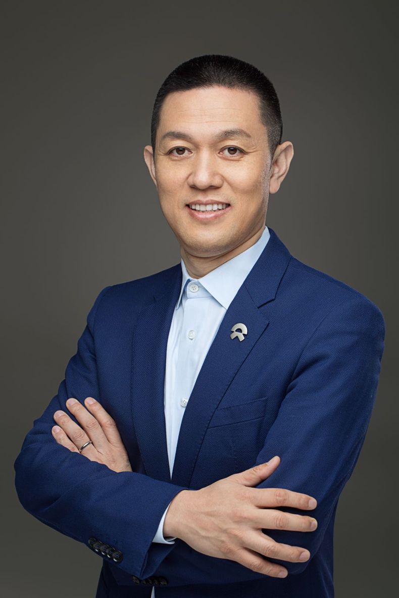 烂摊子留给美团王兴，用摩拜套现15亿完美退场，胡玮炜有多精明？