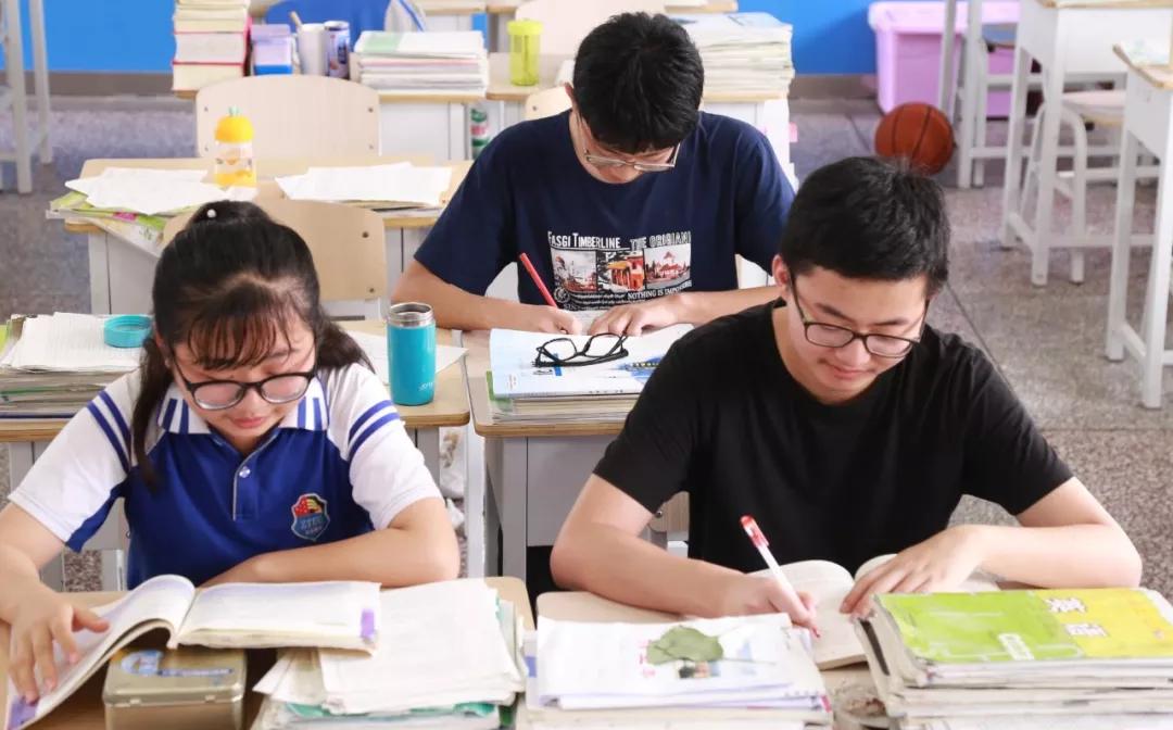 两次考上北大，复读718分成状元，从不补课，周川是如何做到的