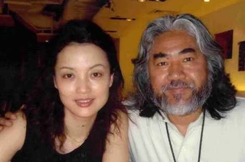 “著名导演”张纪中：三婚娶80后美娇娘，他的人生真的完美了？