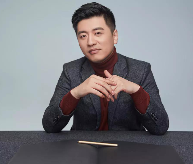 张雪峰在哪个学校上课（曾经红极一时的张雪峰）