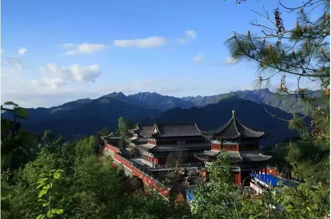 陕南居然有一个"小香港"，长得像重庆，却还说着四川话