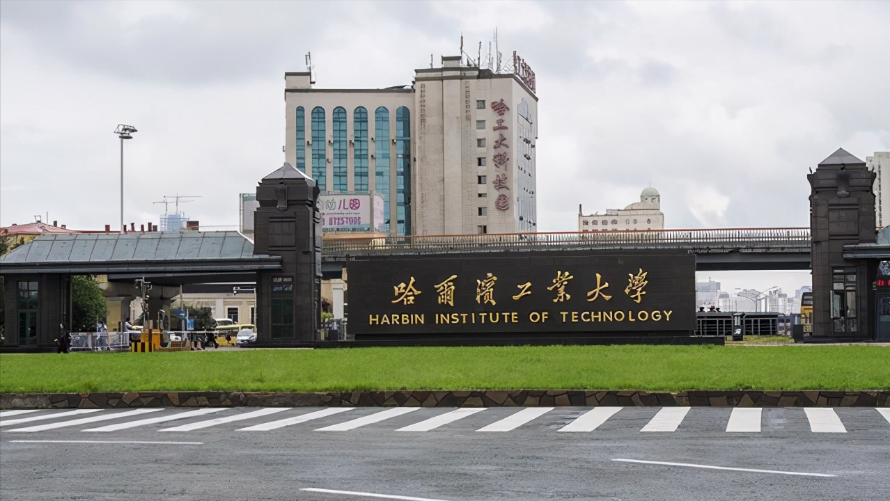 5大热门专业实力强的大学，在这些大学学专业，比铁饭碗还香