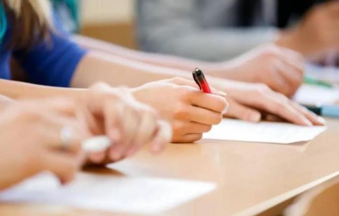 为保证毕业生含金量，既清考制度取消后，对毕业论文进行抽查