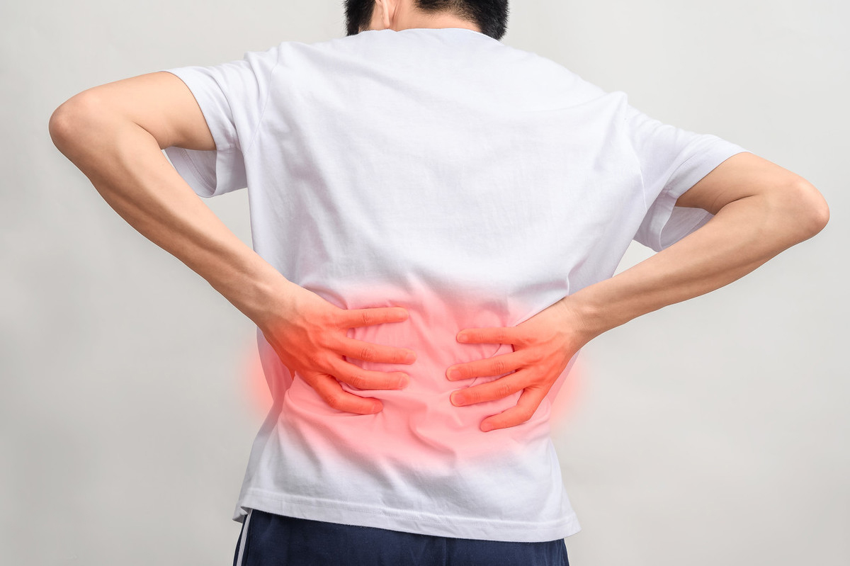 6个缓解腰椎间盘突出的伸展运动，避免7个训练，强壮腰椎不踩雷