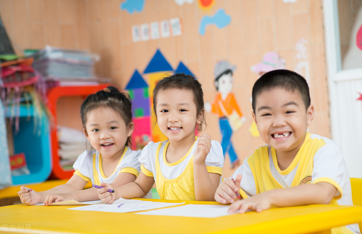 河北幼儿园孩子读宋馨妈妈的《青少年人生格言》，家长反响强烈