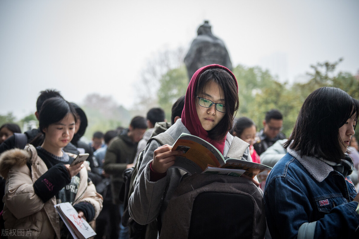 推免扩招已成趋势，统考名额不断“缩水”，普通考生何去何从