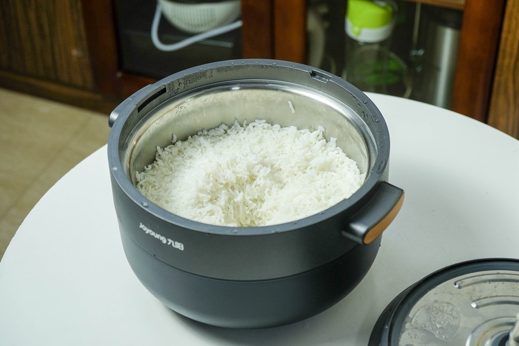 九阳电饭煲蒸米饭按哪个键 九阳电饭煲蒸米饭教程 - 汽车时代网