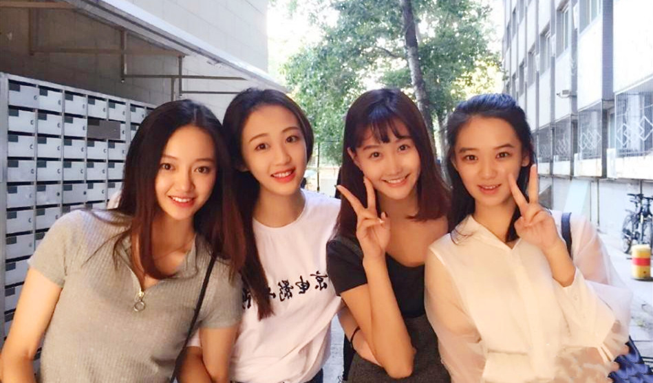 羡慕！“学霸”们终于不用纠结，选择清华好，还是选择北大好了