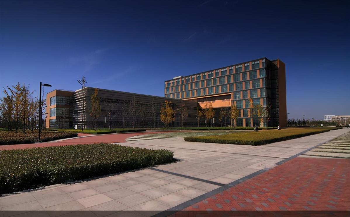 最受 IT百强企业青睐的3所大学你知道吗？