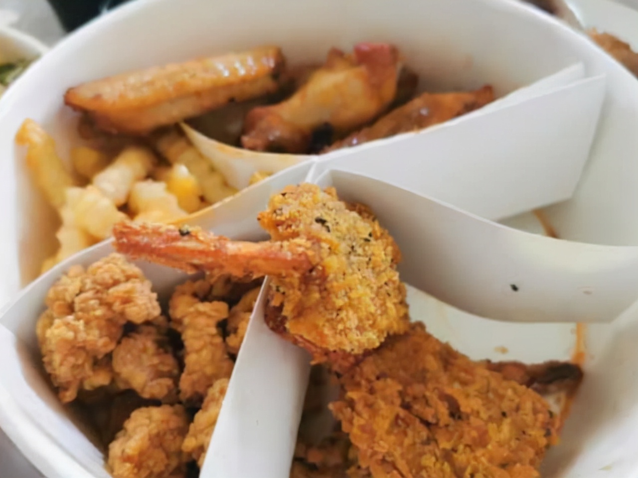 脸上皱纹多不能吃盐吗？提示：若想皱纹少，3种食物少往嘴里送