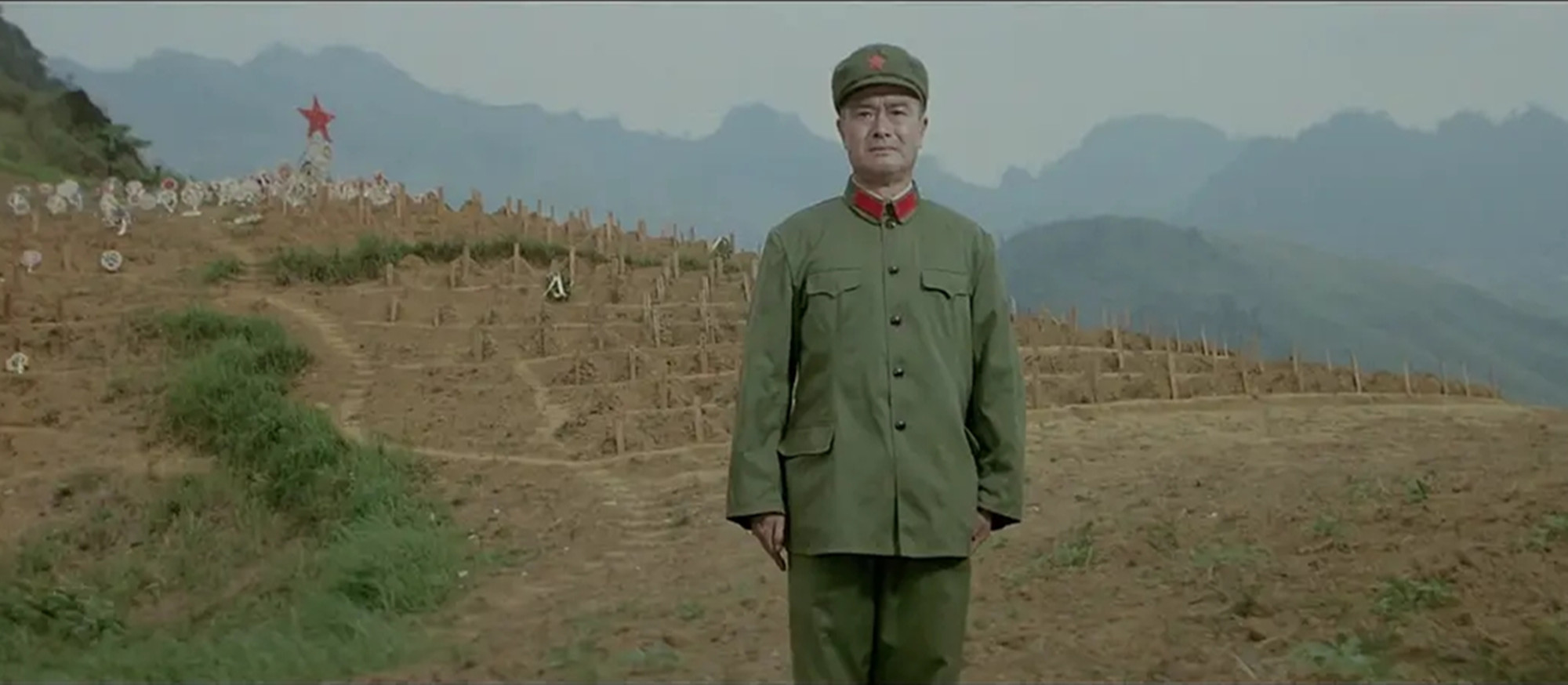 这也是为什么,当梁三喜的母亲得知雷军长的这一义举后,说出了那句