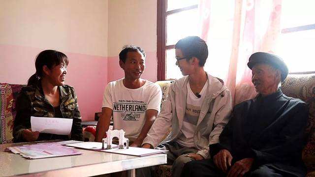 713分高考状元考进清华，录取通知书送达时，他还在工地搬砖