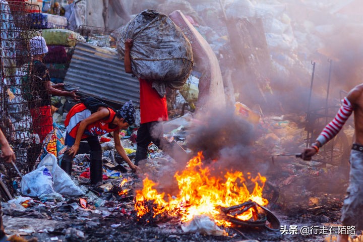 埃及开罗：产能低、人口多、小偷泛滥，军方出资4000亿迁都