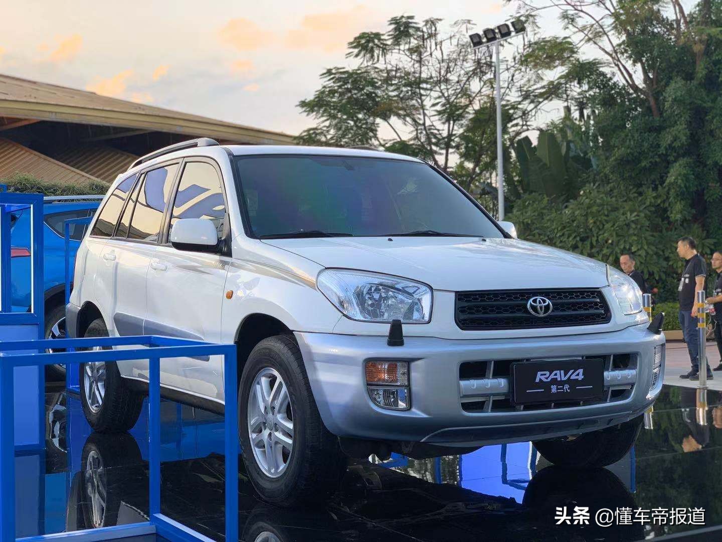 新车 </p><p>　　 CR-V怕吗？丰田新款RAV4要来了，配置曝光，明年海外交付