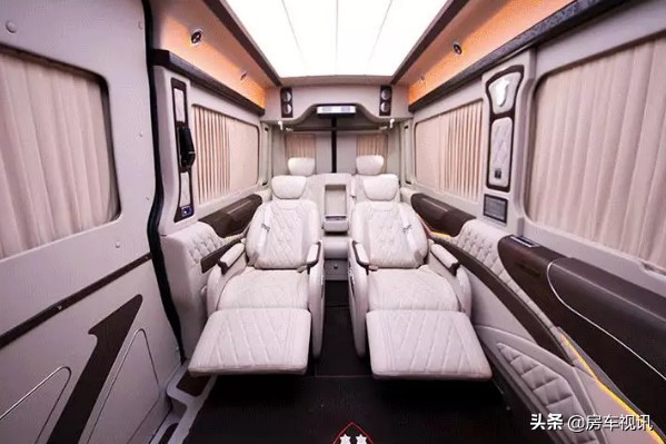 将近两百万的奢华座驾，奔驰罗伦士斯宾特迈巴赫限量版