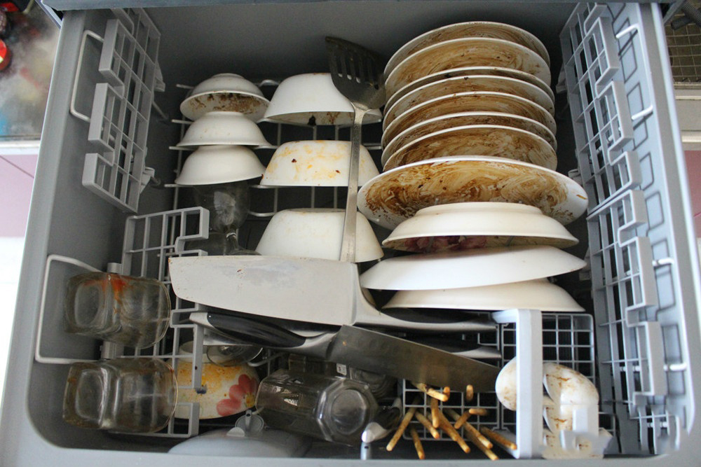 很多人不买水槽洗碗机，我哥们偏要买，用了三年，听听他说的实话