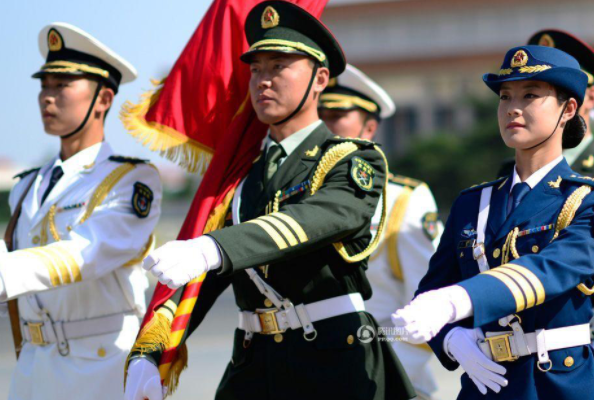 大学生坐火车能享受半价票，初中生为何要买全票？和学历没啥关系