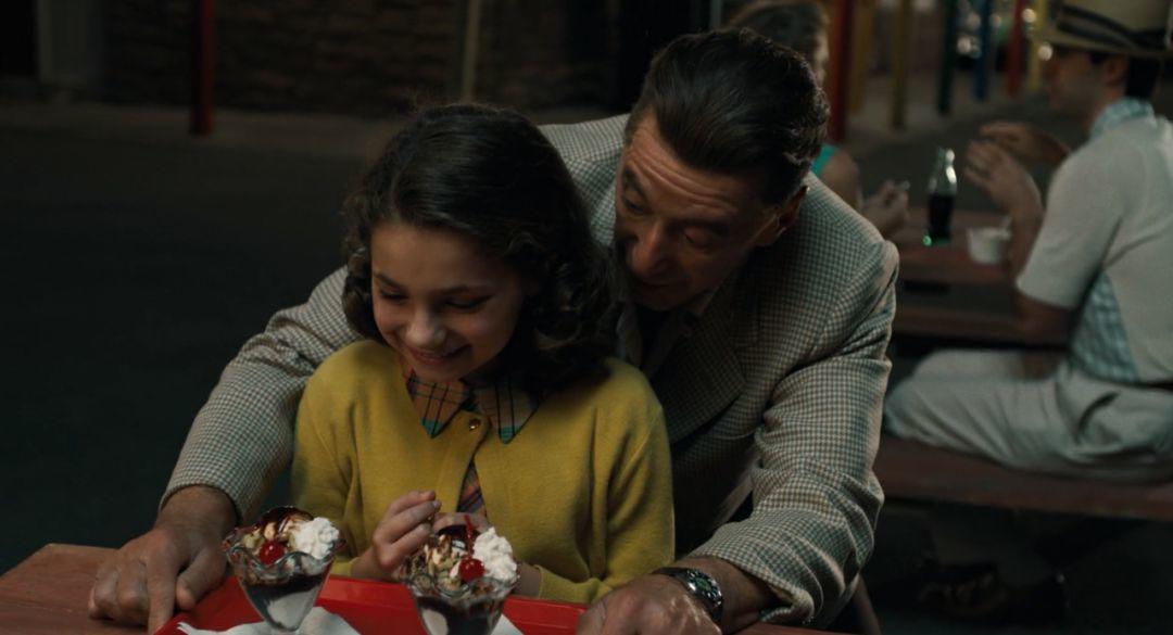 农民下乡高清电影理论,农民伯伯乡下妹和女儿一起演挤牛奶是什么电影