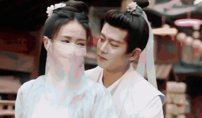 别以为贴个胡子就是女扮男装，这6位女星的男装太帅，真不糊弄人