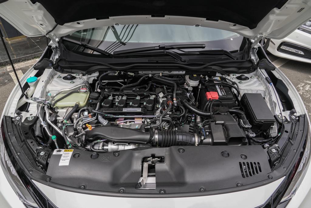 指导价16.99万，多方面简评本田思域220TURBO CVT燃擎版 国VI