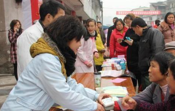 新農合又漲了，每人320元，2類人不用交，還有三個“好消息”