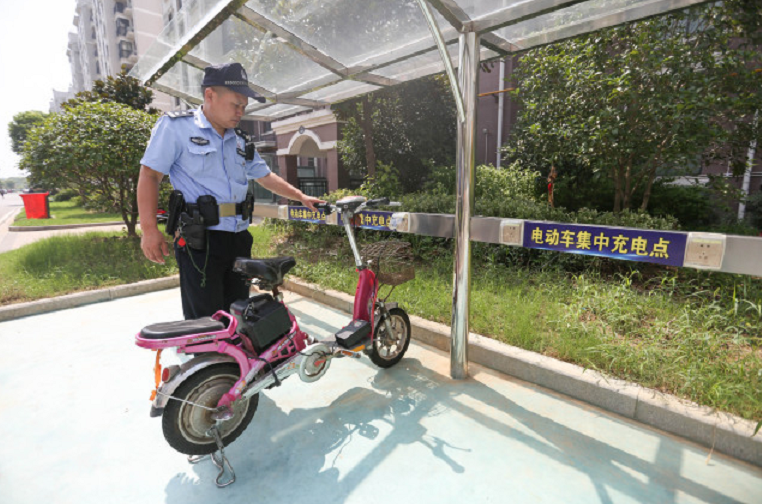 电动车迎来“好消息”，事关充电、上路、挂牌，车主：早该如此了