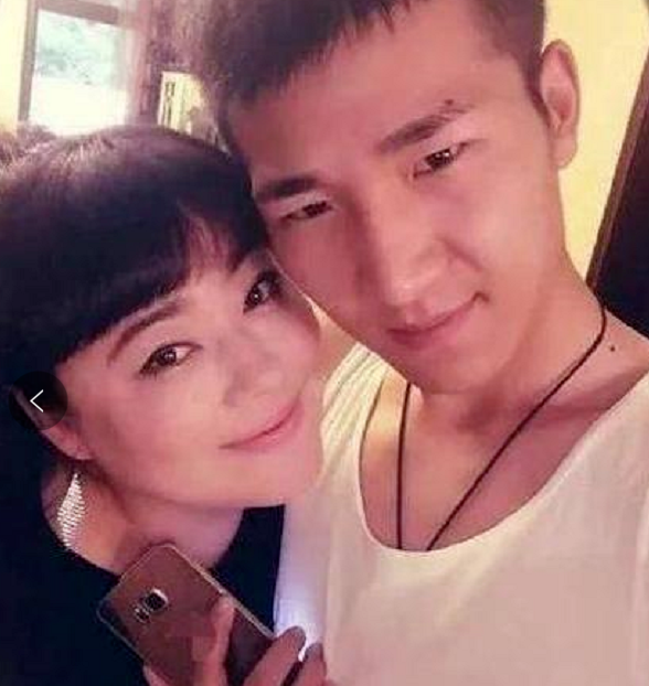 “庄嫂”李菁菁的堕落史，远比你想象的还要恶劣