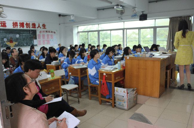 学生犯错写检讨书，看似真诚其实“暗藏玄机”，老师看完更生气了