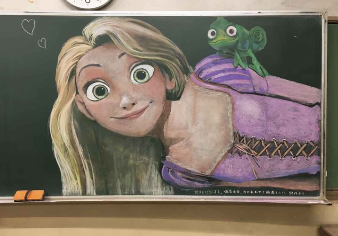 00后学生“花式”黑板报走红，画工精致又细腻，仿佛进入异世界