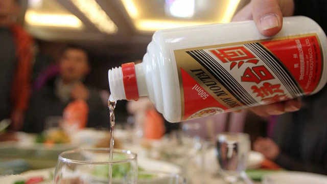 酒问｜茅台酒如何分辨真假？你需要掌握这几个技巧，特别是这个“暗记”