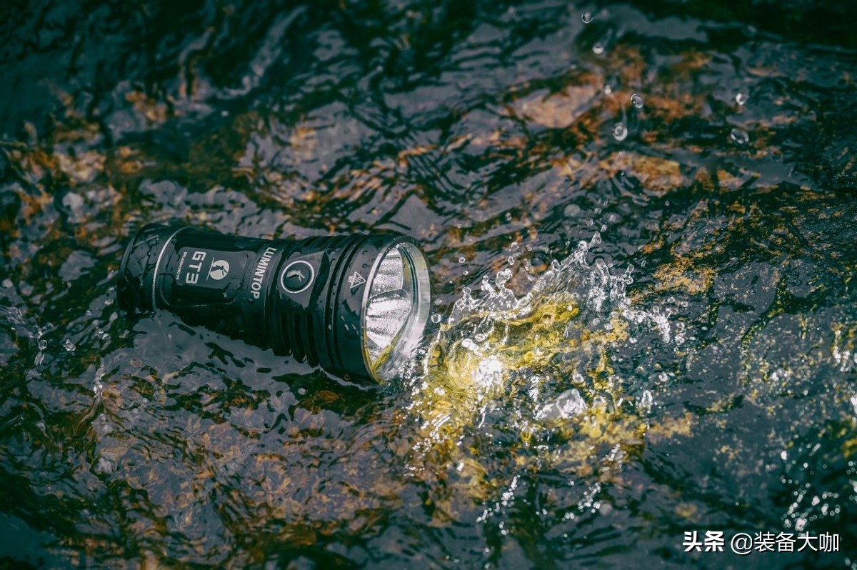 这款三眼小钢炮竟有18000流明——Lumintop雷明兔GT3手电