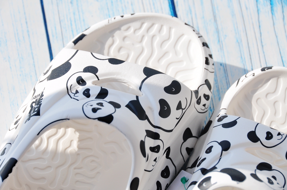 高颜值的足底舒缓神器，咕咚舒缓运动拖鞋熊猫款