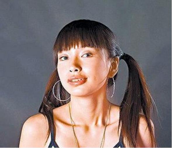 杨颖和李晨的共同点：情侣纹身、前任风波、精准的职业观