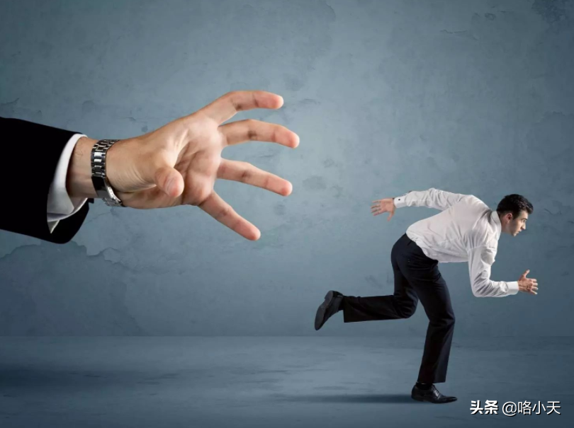 信用卡、网贷逾期，什么情况下会上门催收？欠款人该如何面对？