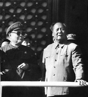 中国五位首脑与叶剑英有重要关系，堪称十大元帅中的唯一