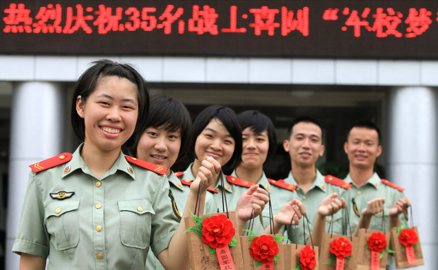大学生参军入伍，有2种办法不用延迟毕业，学生和家长须知