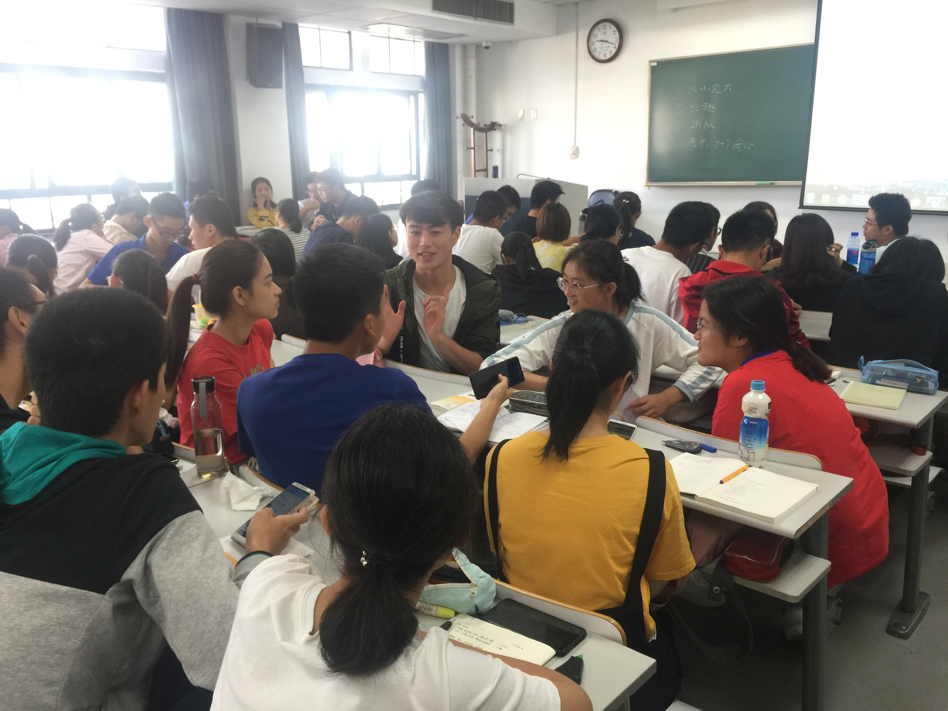 浙大再现“神仙作业”！电路图、数学公式等解释道德与法律的关系 网友：太有才！