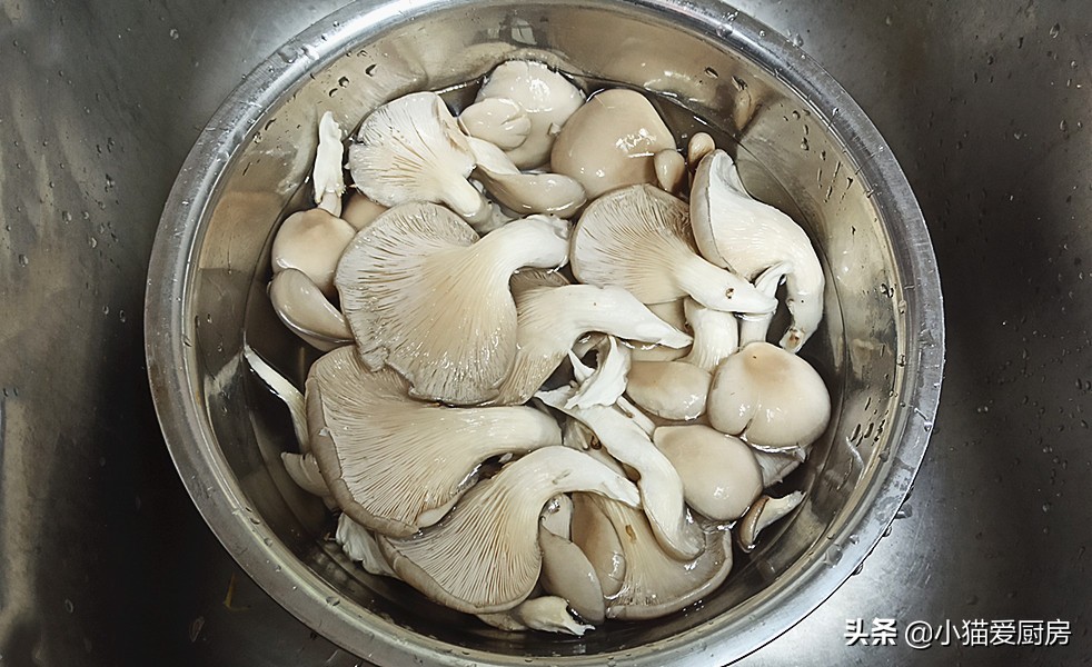 三鲜肉片汤这样做太香了，肉嫩汤鲜，冬天来一碗暖和，做法还简单